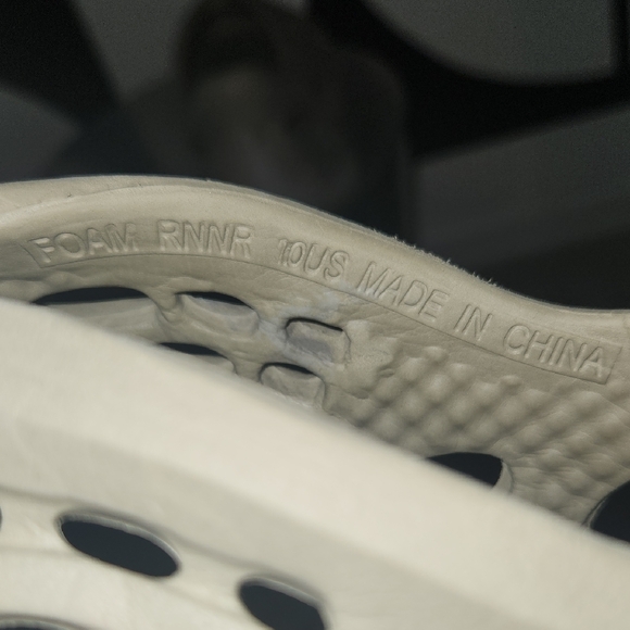 Adidas YZY Foam RNNR Stone Taupe Color - Picture 5 of 6